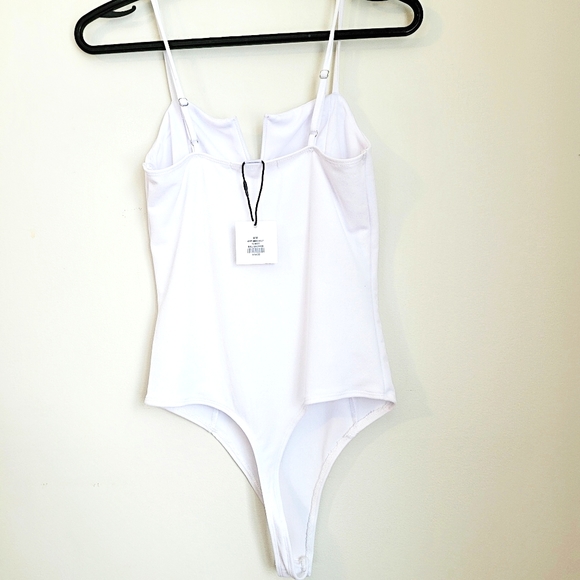 White bodysuit with adjustable straps - Picture 2 of 3